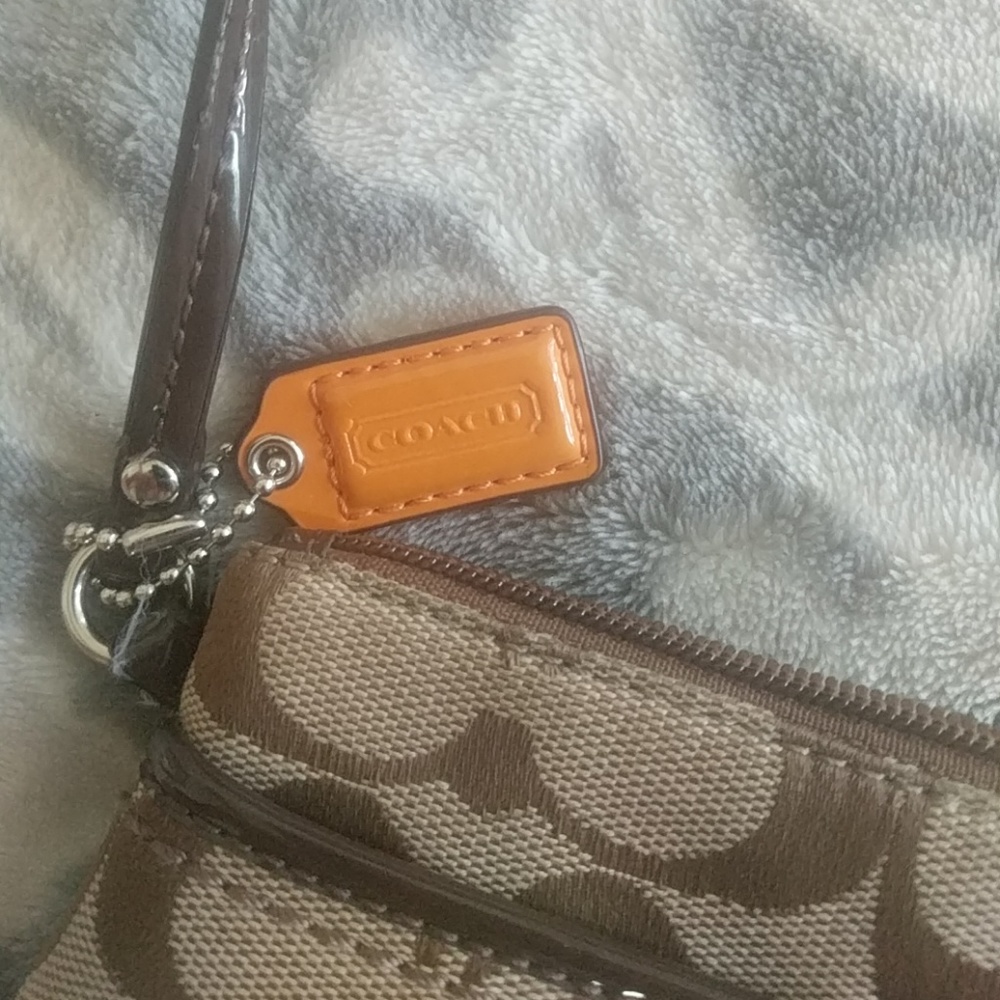 Purse - Picture 2 of 2